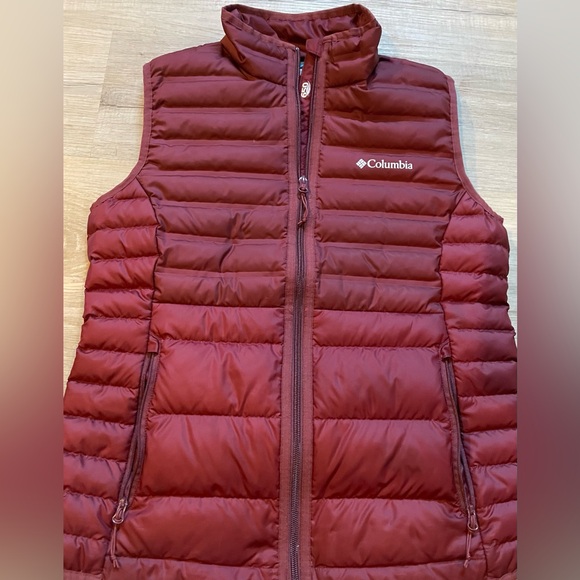 Columbia Jackets & Blazers - Columbia Women's McKay Lake Down Puffer Vest in a maroon M